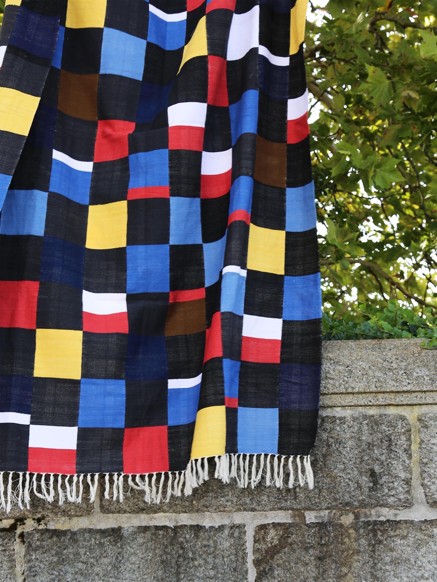 KORHOGO Medium Blanket/ Dark Bauhaus
