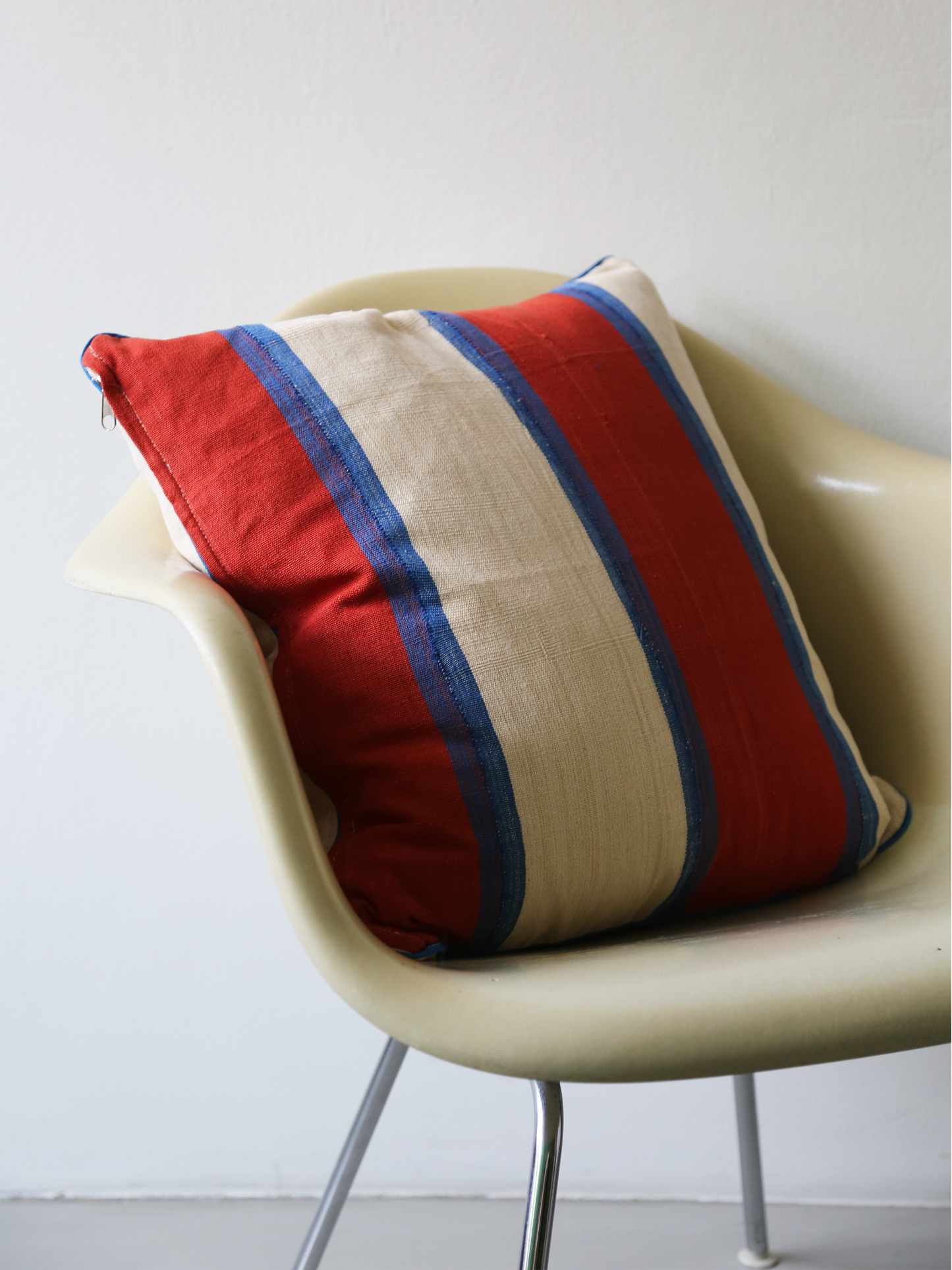 FREDDY Cushion/ Red Stripes