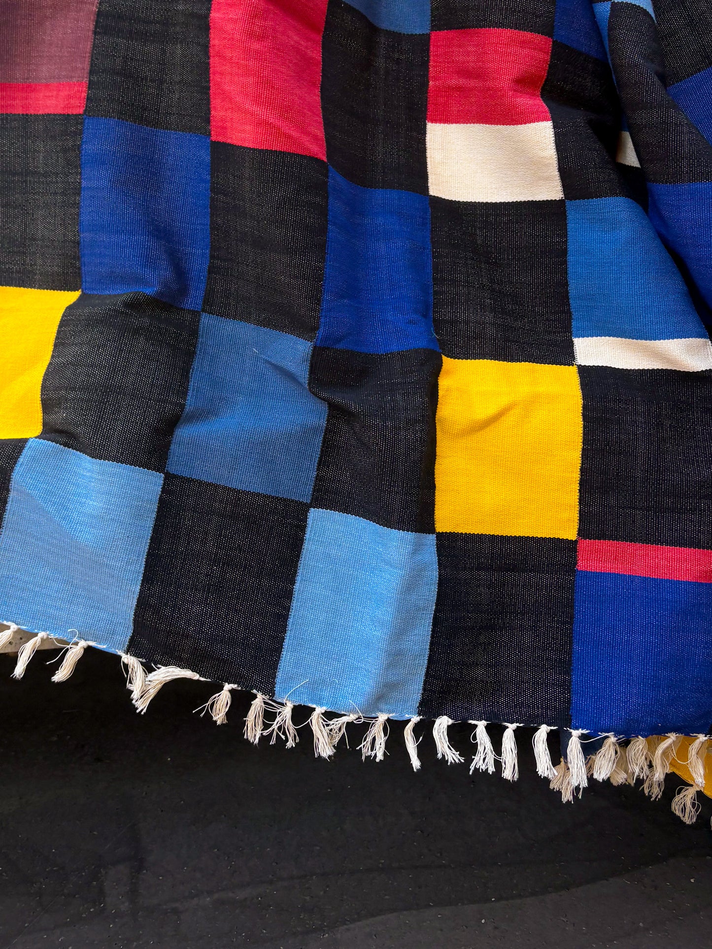 KORHOGO XL Blanket/ Dark Bauhaus