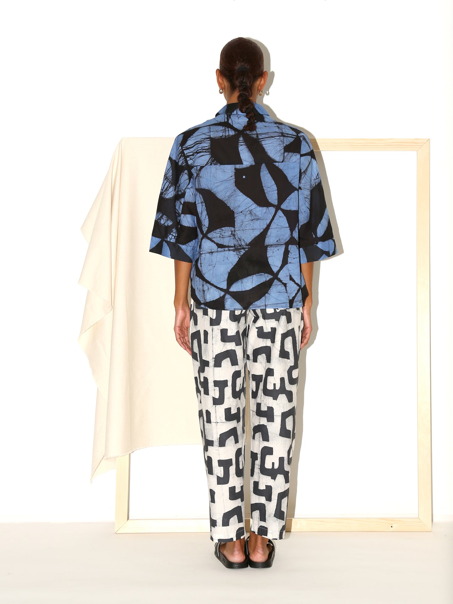 MAKEBA Shirt / Blue Plaza