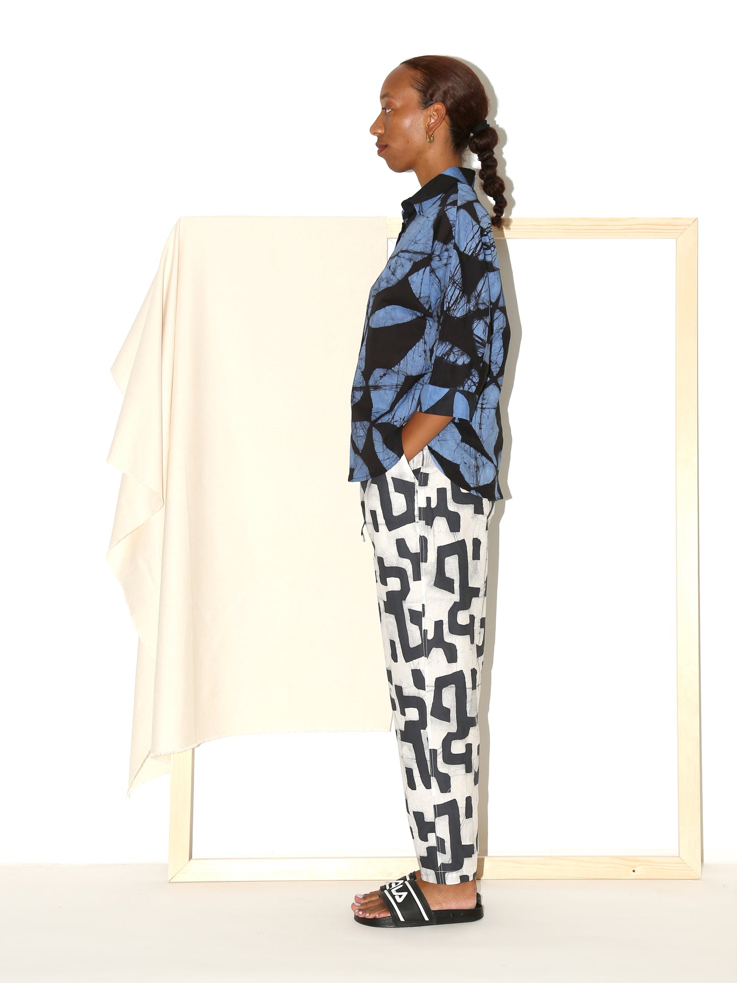 MAKEBA Shirt / Blue Plaza