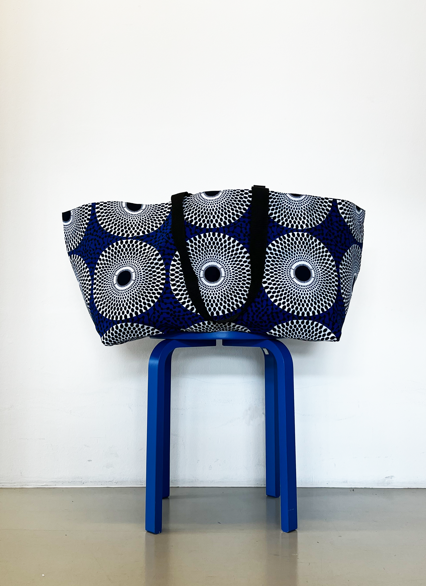 AEKI Beach Bag / Blue Discs