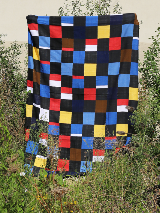 KORHOGO Medium Blanket/ Dark Bauhaus