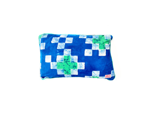 FRIDA Cushion/ Blue Quilt
