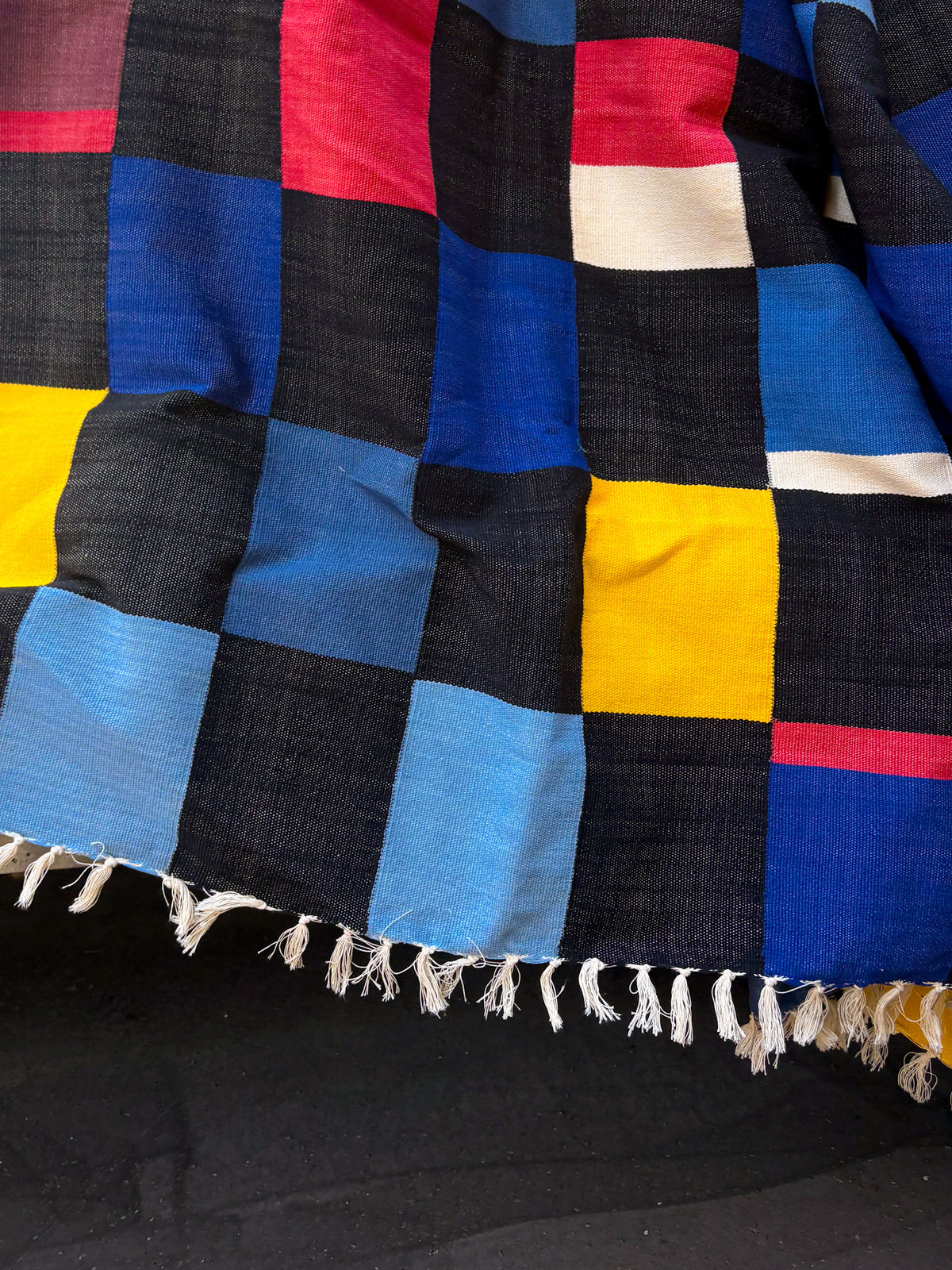 KORHOGO XL Blanket/ Dark Bauhaus