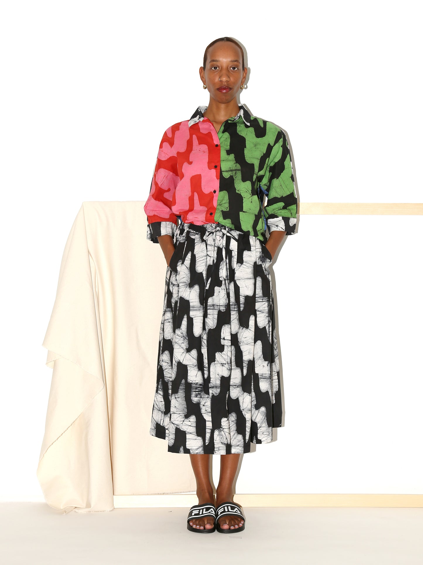 OULA Skirt / Black Migration