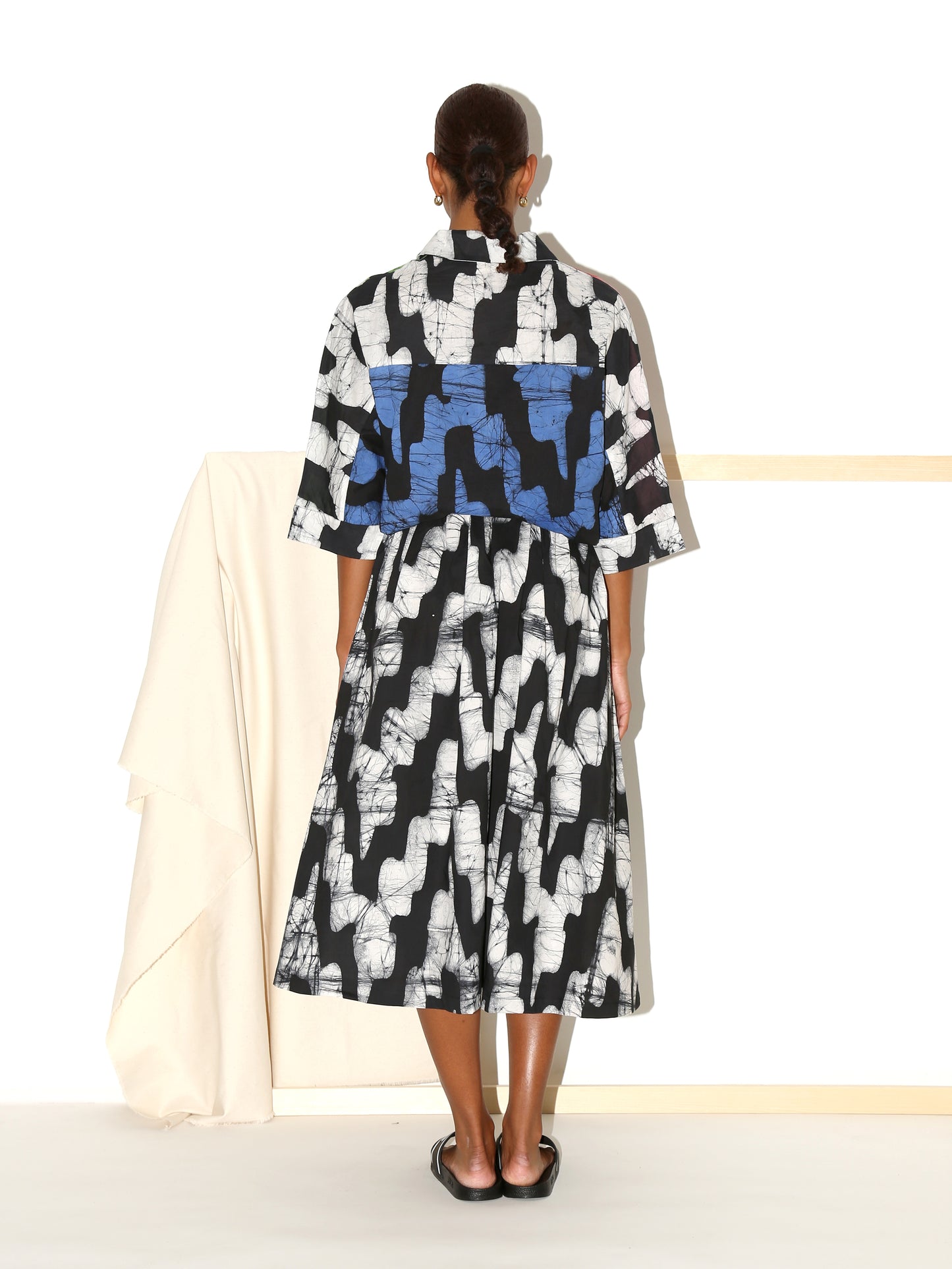 OULA Skirt / Black Migration