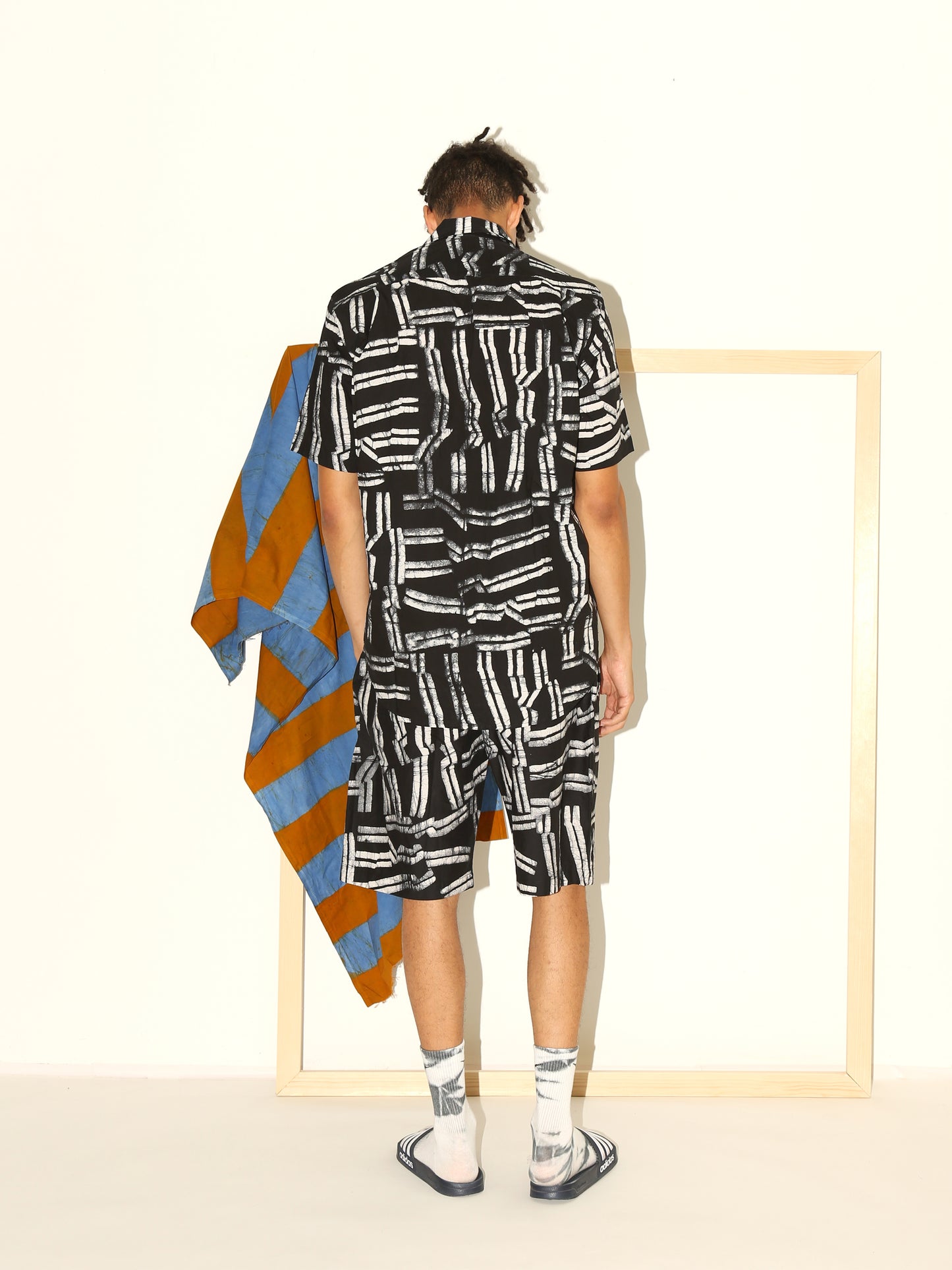 EMMET Shirt / Black Directions