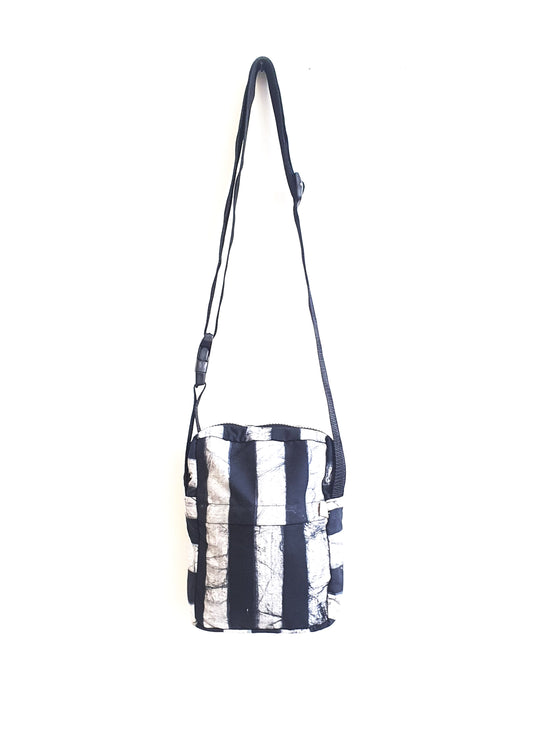 MATE Crossbody Bag/ Black Stripes